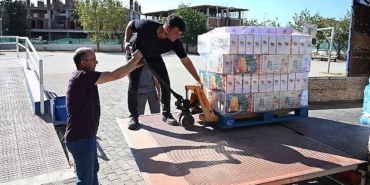 kirtasiye-malzemelerinin-dagitimi-devam-ediyor.jpg
