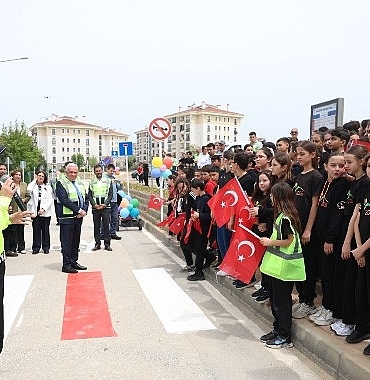 kizilcikli-mahallesinde-trafik-egitim-sokagi-acildi.jpg