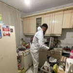 konakta-cop-eve-gecit-verilmedi-10-ton-atik-cikarildi.jpg