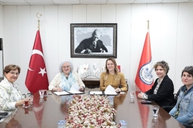 konakta-esit-yasam-icin-is-birligi-mucadeleyi-birlikte-buyutecegiz.jpg