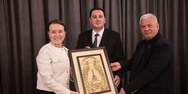 konakta-makedonya-ruzgari-esti-baskan-mutlu-enes-ibrahim-ve-heyetini-agirladi.jpg