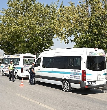 konya-buyuksehir-zabitasi-toplu-tasima-denetimlerini-surduruyor.jpg