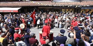 konyada-tarihi-carsilar-alisveris-gunleri-basladi.jpg