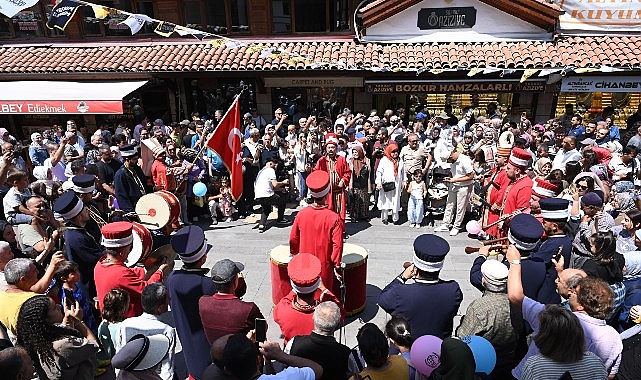 konyada-tarihi-carsilar-alisveris-gunleri-basladi.jpg