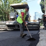 maltepede-asfaltlama-calismalari-devam-ediyor.jpg