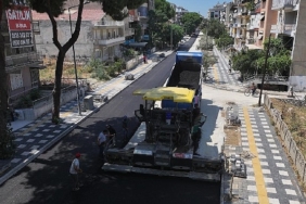 manisa-buyuksehir-belediyesi-salihlide-4-caddeyi-sicak-asfaltla-yeniliyor.jpg