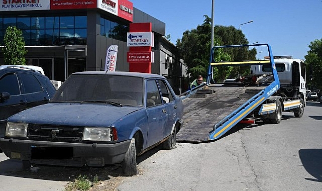 manisada-sokaklar-atil-ve-hurda-araclardan-temizleniyor.jpg