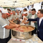 nevsehir-belediye-baskani-rasim-ari-hizmet-is-sendikasi-tarafindan-duzenlenen-programda-hem-hicri-yilbasi-hem-de-muharrem-ayinin-baslangici-dolayisiyla-belediye-personellerine-asure-ikraminda-bulund.jpg