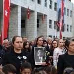 nilufer-atasini-cumhuriyet-meydaninda-andi.jpg