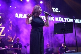 sarayda-festival-coskusu-devam-ediyor.jpg