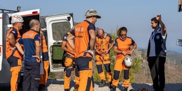 sarp-yamaclardan-2-ton-atik-toplandi.jpg