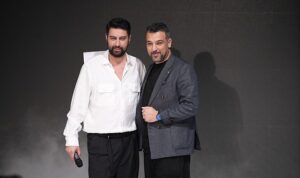serkan-duman-ve-gokhan-dumandan-moda-resitali-cGsBCi8w.jpg