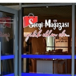 sevgi-magazasinda-isitan-alisveris.jpg