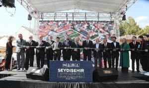 seydisehirde-konusan-mustafa-varank-konya-kutlu-bir-sehir-td8U5MtV.jpg