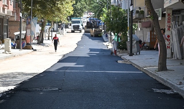 soma-turgutalp-mahallesi-tarihinde-ilk-kez-sicak-asfaltla-bulusuyor.jpg