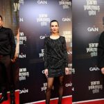 t-ba-buyukustun-ve-halit-ergenci-bulusturan-yarin-yokmus-gibi-dizisine-muhtesem-gala-sEZHKAaH.jpg