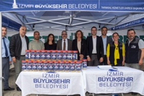 tireli-incir-ureticisine-eksilik-bocegine-karsi-tuzak-dagitildi.jpg