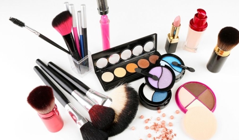 İstoç’ta Toptan Kozmetik Alışveriş Rehberi