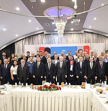 vali-gul-bayrampasada-yogun-temaslarda-bulundu.jpg
