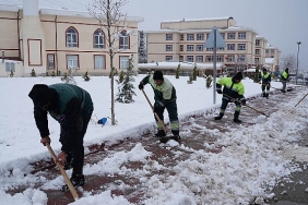 yaya-guvenligi-icin-kar-kureme-ve-tuzlama-seferberligi-devam-ediyor.jpg