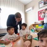yuvamiz-izmirde-veliler-de-cocuklar-da-mutlu.jpg